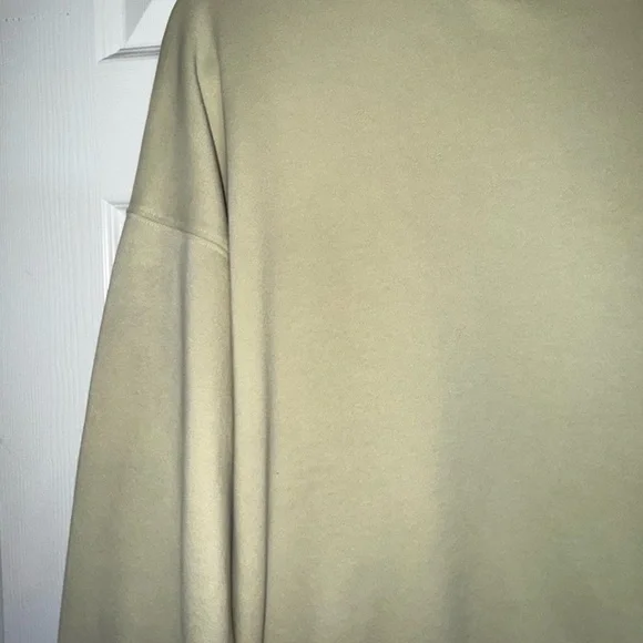 Vuori Crewneck Sweatshirt in Sage Green - Picture 9 of 10